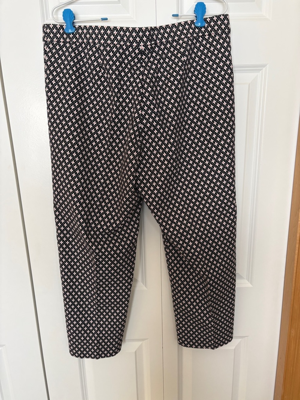 J. Jill Black and White Floral Geometric Pants EUC 🙌 - Picture 5 of 7